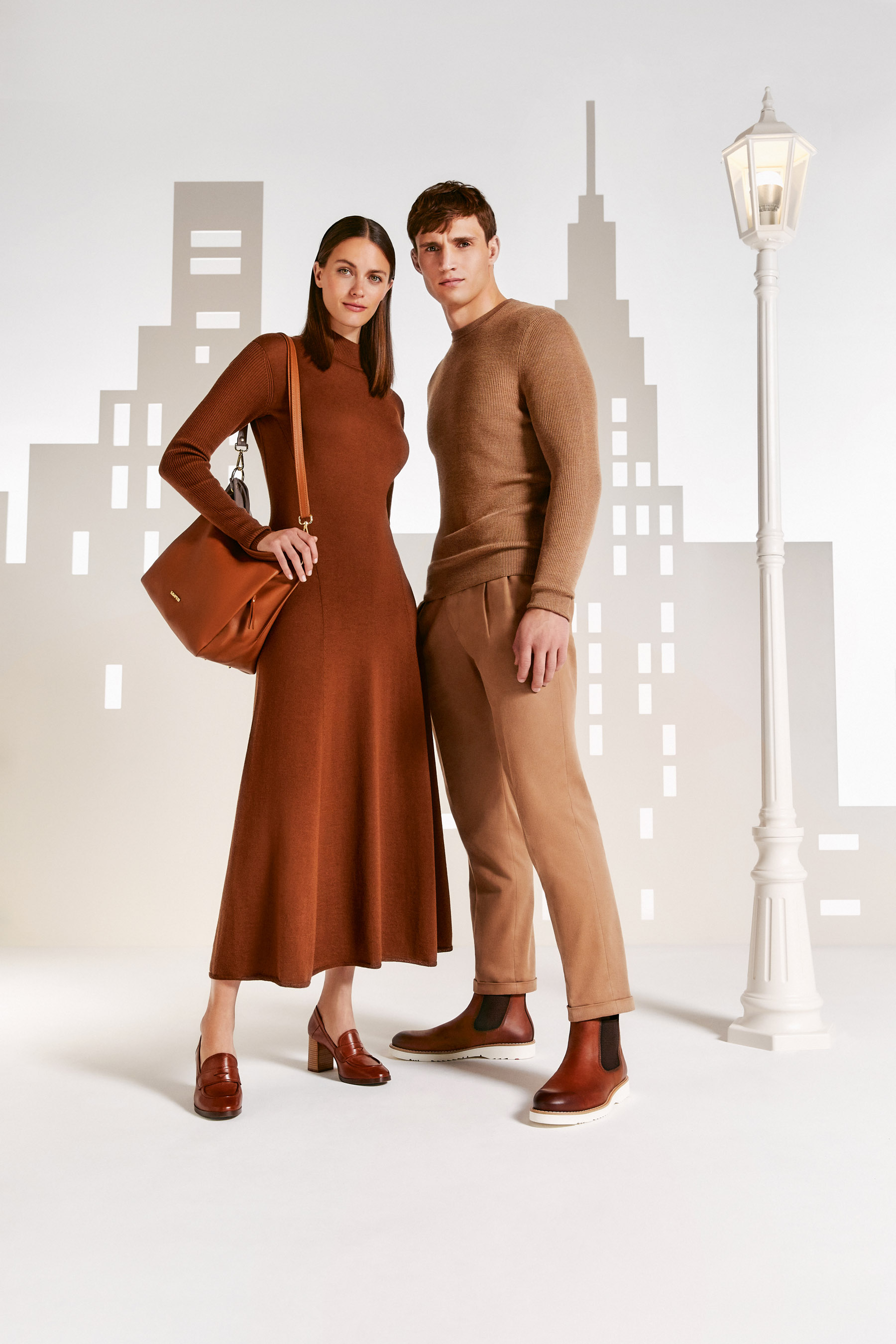AW23
